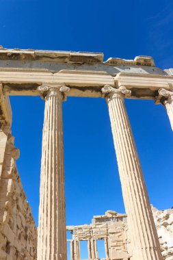 Antik Yunan 'ın cazibesini Partenon' un mermer zarafeti, tarihi ihtişam ve kültürel zenginliğin ortasındaki turizm için bir yol gösterici olarak araştırın.