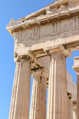 Antik Yunan 'ın cazibesini Partenon' un mermer zarafeti, tarihi ihtişam ve kültürel zenginliğin ortasındaki turizm için bir yol gösterici olarak araştırın.