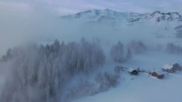 Sviçre Alpleri Ndeki Karlı Kış Manzarasının Harika Hava Görüntüleri — Stok video