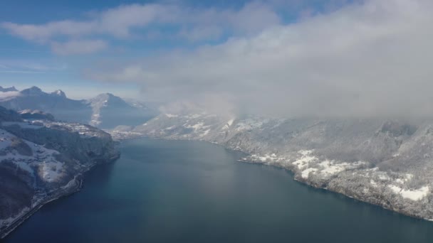 Great Aerial Footage Switzerland Turquoise Blue Lake Alps Background — Αρχείο Βίντεο
