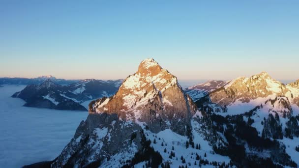 Great Aerial Footage Very High Steep Mountain Peak Switzerland Waking — Vídeos de Stock