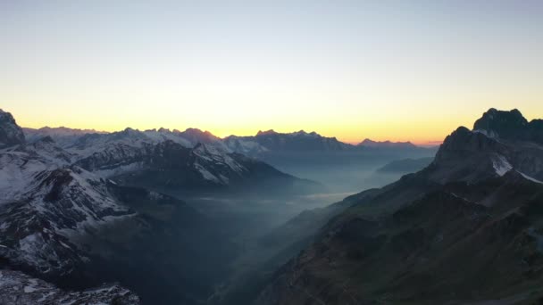 Great Aerial Footage Sunset Swiss Alps Klausenpass — Stock videók