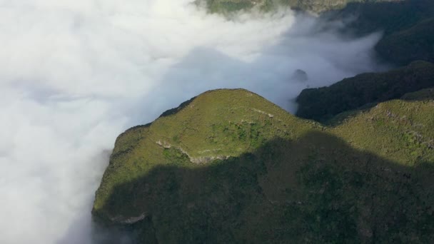 Impresionante Disparo Con Dron Sobre Las Altas Montañas Madeira Sobre — Vídeos de Stock