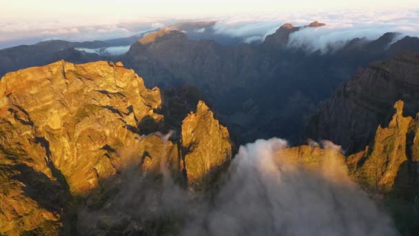 Great Aerial Footage Sunrise Madeira Epic Sea Fog Peaks — Stockvideo
