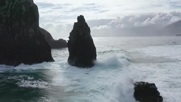 Niesamowite Zdjęcia Lotnicze Wybrzeży Madery Oceanu Atlantyckiego Zrobione Dronem Lotu — Wideo stockowe