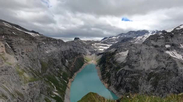 Удивительные Кадры Прекрасных Мест Швейцарии Чудесная Пауза Озере Названием Лиммерзензее — стоковое видео
