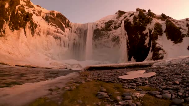 Эпическое Падение Водопада Названием Скогафи Исландии Время Красивого Восхода Солнца — стоковое видео