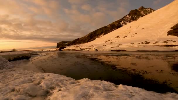 Епічний Розрив Хмар Зимового Ранку Біля Річки Скогафос Ісландія — стокове відео