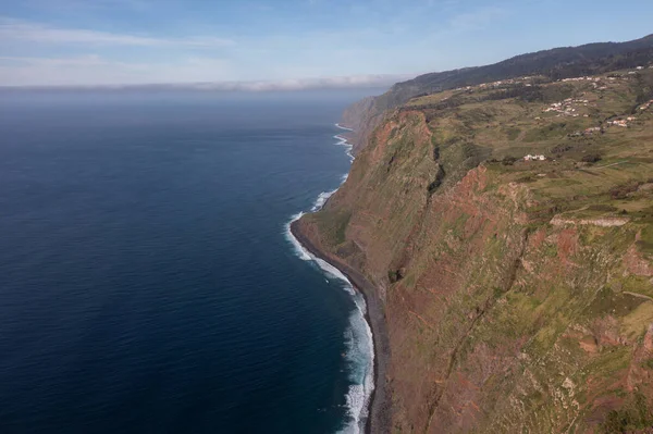 Great Drone Photo Small Village Madeira Built Huge Cliffs — Φωτογραφία Αρχείου
