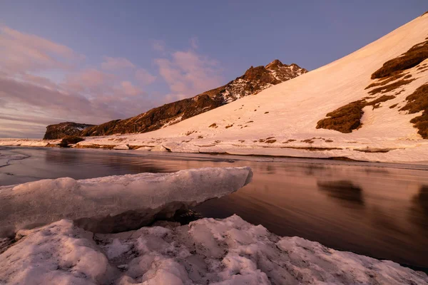 Большое Длительное Обнажение Реки Красивом Восходе Солнца Исландии — стоковое фото