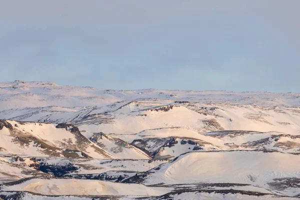 Горные Вершины Исландии Освещены Утренним Солнцем — стоковое фото