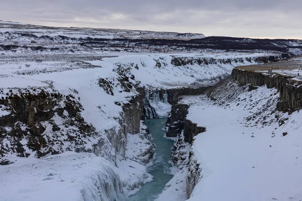 Egy Kis Szikla Jégvölgy Amelyet Borít Közvetlenül Izlandi Gulfoss Után — Stock Fotó