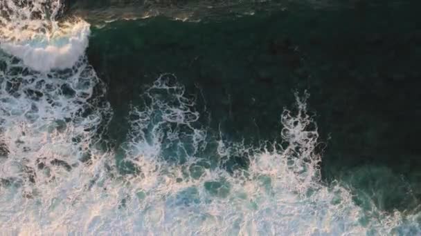 Video Del Gran Océano Atlántico Durante Una Impresionante Puesta Sol — Vídeo de stock