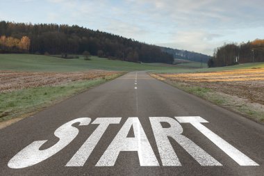 Doğrudan başlama ve işbirliği için başlama kavramı. Otoyol planlama ve meydan okuma veya kariyer yolu, iş stratejisi, fırsat ve değişim konsepti hakkında metne başla.