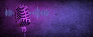 Mavi arka plan pankartı, Podcast veya kayıt stüdyosunun arka planında dalga formu olan profesyonel mikrofon