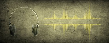 Beton duvar arka planında ses dalgası olan bir stüdyo mikrofonu. Kopya alanı olan Podcast ya da yayın afişi.