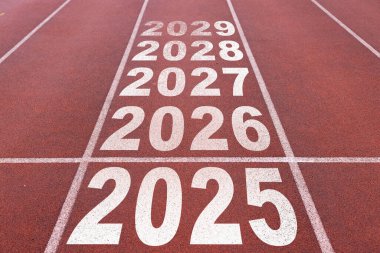 Yeni yıl numarası 2025, 2026, 2027, 2028, 2029 olan koşu pisti. Yeni yılın konsepti.