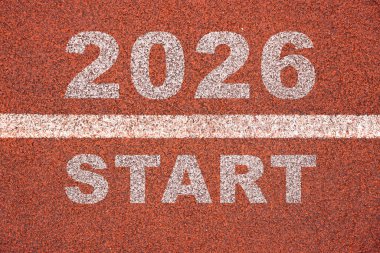 Yeni yıl 2026 'da atletizm pistinin ortasında yazılmış. Planlama kavramı