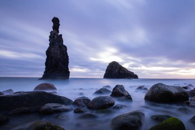 Ribeira da Janela, Madeira 'da volkanik kayalık oluşumu (Portekiz)