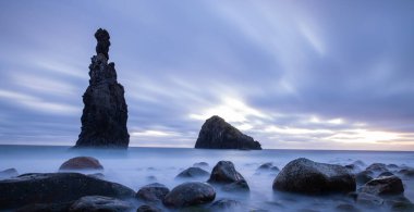 Ribeira da Janela, Madeira 'da volkanik kayalık oluşumu (Portekiz)