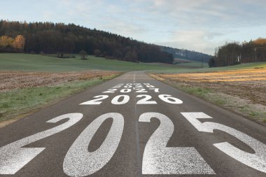 Yeni yıl 2025, 2026, 2027, 2028, 2029 asfalt yolun ortasında, Yeni Yıl Planlama.