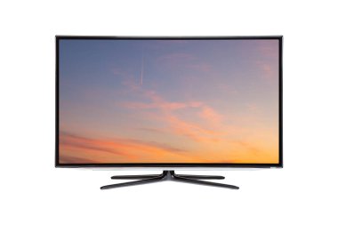 Ekranda saman rulosu ve günbatımı gökyüzü olan kırsal manzaralı düz ekran televizyon.