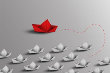 Pusula üzerindeki kırmızı kağıt tekne, küçük beyaz teknelerden oluşan bir filoya önderlik ediyor. İş Liderliği Konsepti. Ana akım ve Yönü Değiştirme 'den ayrılıyorum. Girişimci. İş Fırsatı