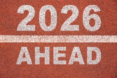 Yeni yılın başlangıcı. Koşu yolunda 2025, 2026, 2027 yılındaki değişiklikler. Yeni yılda başlayan yeni fikirlerin kavramı, KPI 'nin hayatta başarı hedeflerini belirlemenin yanı sıra planlama.