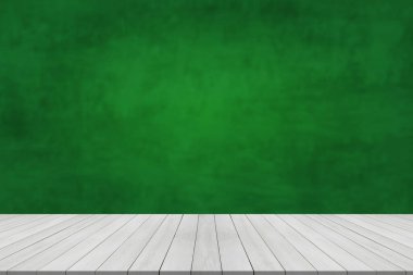 Ahşap masa yeşil duvar arkaplanı ve güneş ışığı penceresi duvarda bulanık yeşil bitki ön planında yaprak gölgesi oluşturur. Üretim için panoramik pankart modellemesi .Çevre dostu iç konsept