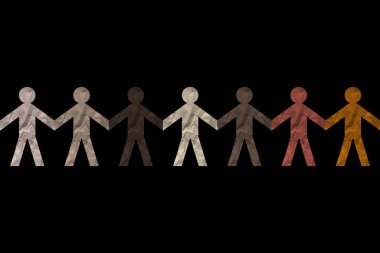 Yetersiz temsil edilen azınlık gruplarına yönelik istihdam kotası sistemlerine yönelik politikalar ve ayrıcalıklı muamele olarak çeşitlilik ve Pozitif ayrımcılık eylemi veya eşit fırsat.