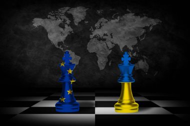 Satranç Ukrayna ve Avrupa Birliği bayraklarından yapıldı. Savaş konsepti.