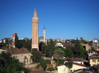 Antalya 'nın sembolü Yivli Minare Camii. Antalya şehri..