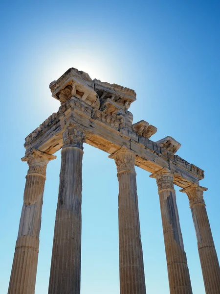 Antalya, Antalya 'daki Apollo Tapınağı.      