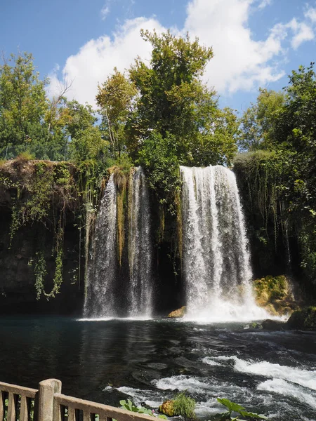 Водопад Чистой Мирной Обстановкой Водопад Дден Река Дден Анталии — стоковое фото