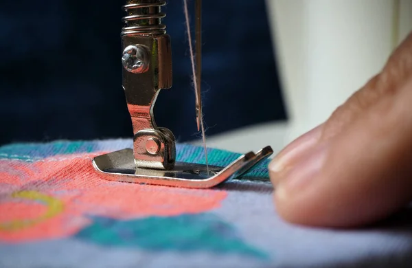 Working Sewing Machine — Stock Photo, Image
