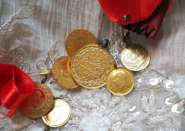 Yetenekli Osmanlı altını. Geleneksel Reshat altını düğün hediyesi olarak.
