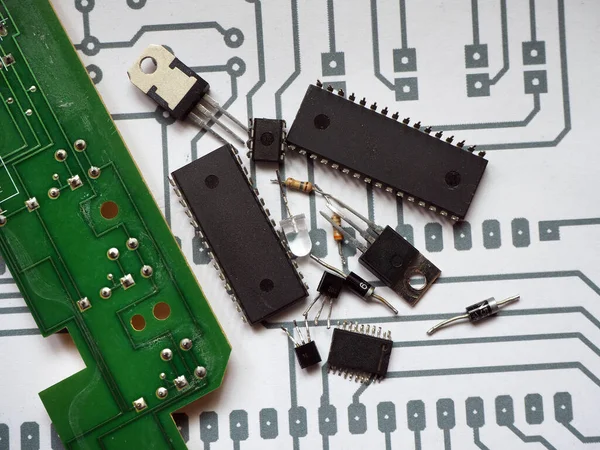 Printed circuit board and semiconductor elements on the electronic schematic.