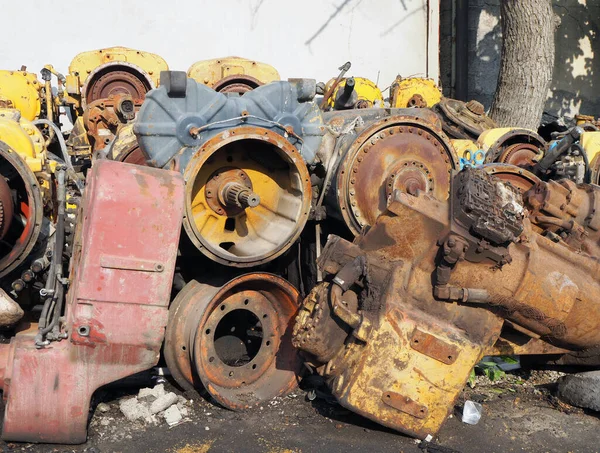 Old Rusty Engines Scrap Machinery Parts — Stock Photo, Image
