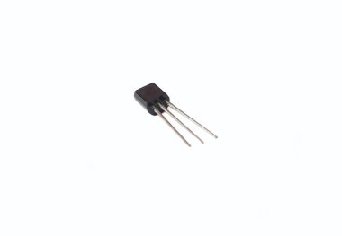 Transistör. Beyazda yarı iletken elektronik bileşen izole edildi.