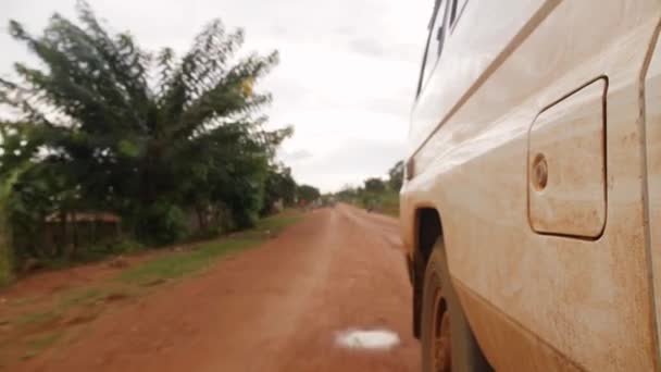 Προβολή Από Μια Κινούμενη Πλευρά Του Συνοδηγού Του Αφρικανικού Χωματόδρομου — Αρχείο Βίντεο