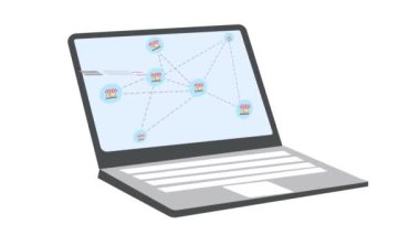 Dizüstü bilgisayarı ve grafiği olan iş adamı