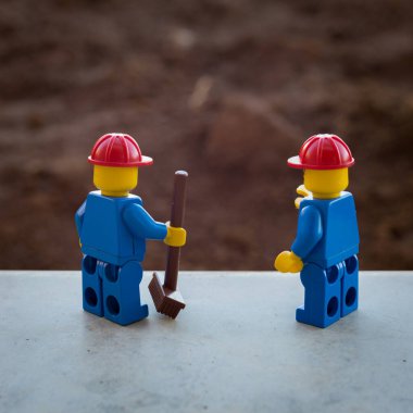 miniature people, construction concept
