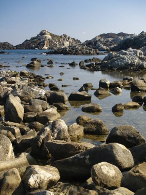 Tudela Sahili 'nin ayrıntıları, Kadavra, Katalonya, İspanya' da muhteşem bir doğal ortamın tadını çıkarmak için büyüleyici bir yer.