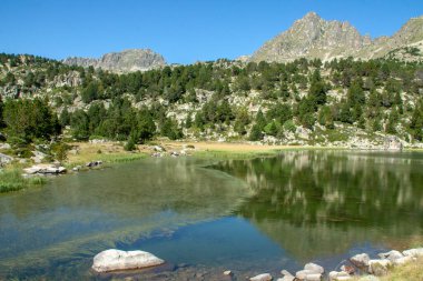 İlk göl, Pessonların sirk rotasının başladığı yer. Teşekkürler, Andorra..