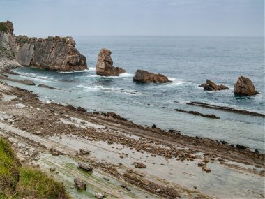 Costa Quebrada: İspanya 'daki UNESCO Geoparkları' nın bir parçası olan Cantabria 'nın bu kıyısındaki eşsiz jeoloji.