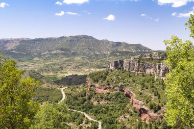 Siurana, Tarragona, Katalonya, İspanya 'dan gelen doğal çevrenin panoramik görüntüsü