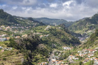 Güzel Maço vadisi, Madeira, Portekiz 'in doğusunda tarih ve doğa.
