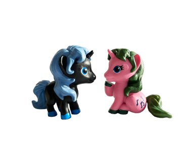  Renkli tek boynuzlu atların figürleri. Yüksek kalite fotoğraf