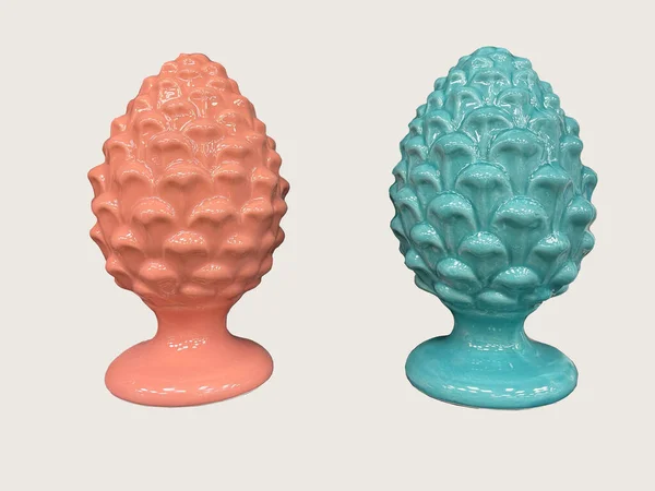 Seramik koni heykelcikleri. Yüksek kalite fotoğraf