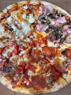 Farklı aromalı pizza. Yüksek kalite fotoğraf